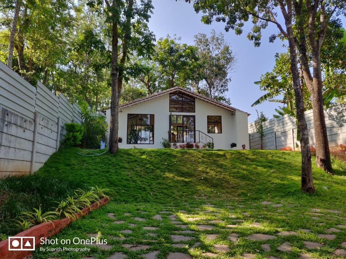 Aakriti Homestay Chikmagalur Exterior photo